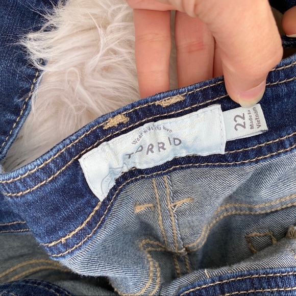 Torrid EUC distressed overalls 22 - Picture 5 of 9